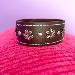 🙌🏻 Cuff Bracelet with Studs